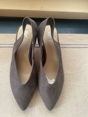 BC Footwear Liter Grey V-Suede Kitten Heels